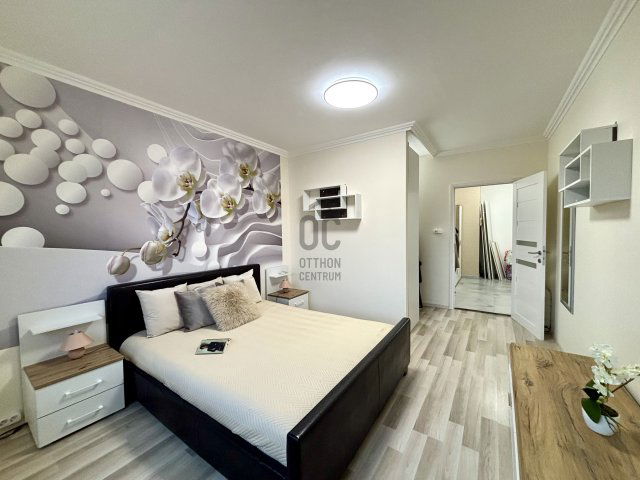 Eladó panellakás, Szegeden 52.9 M Ft, 2 szobás