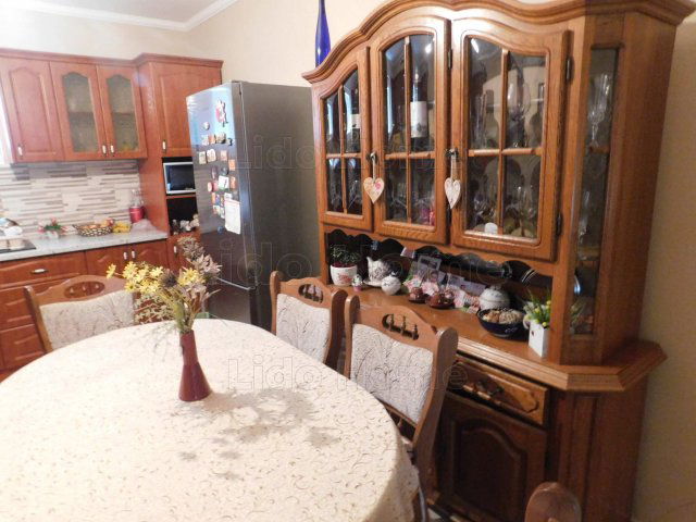 Eladó családi ház, Siófokon 80 M Ft, 4 szobás