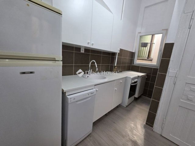 Eladó téglalakás, Budapesten, VII. kerületben 60.9 M Ft