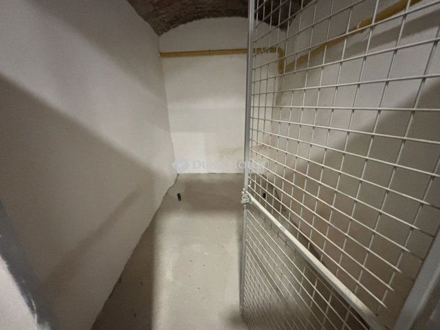 Eladó ipari ingatlan, Sopronban 2.34 M Ft / költözzbe.hu