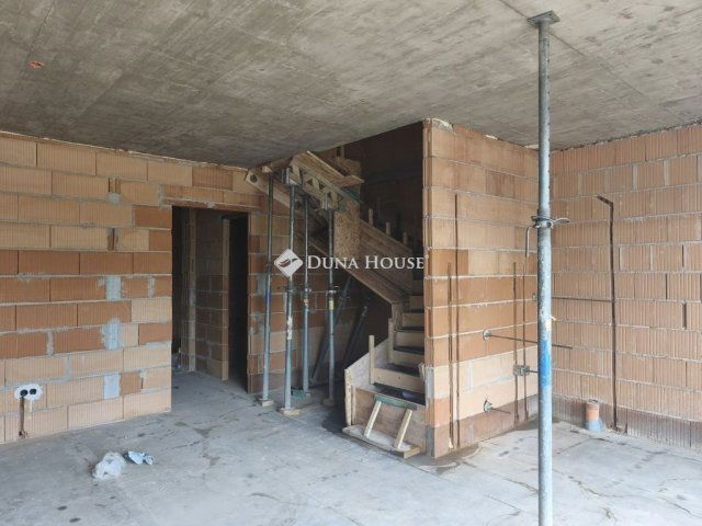 Eladó sorház, Dunaharasztin 104.9 M Ft, 4 szobás