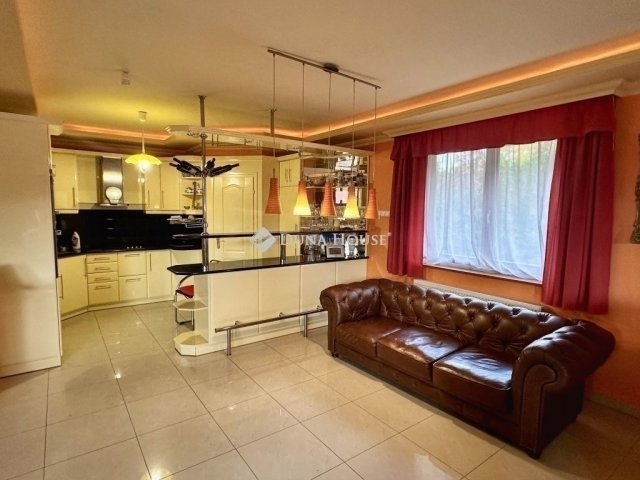 Eladó családi ház, Kecskeméten 165 M Ft, 5 szobás