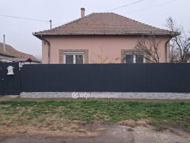 Eladó családi ház, Tiszafüreden 45 M Ft, 2+1 szobás