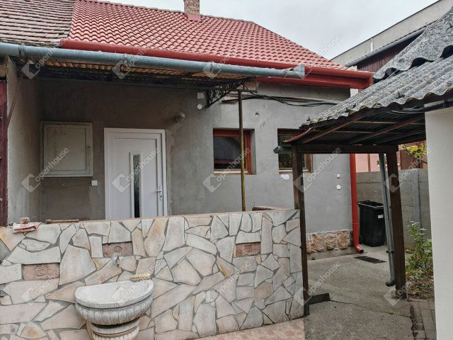 Eladó ikerház, Gyömrőn 33.5 M Ft, 1 szobás