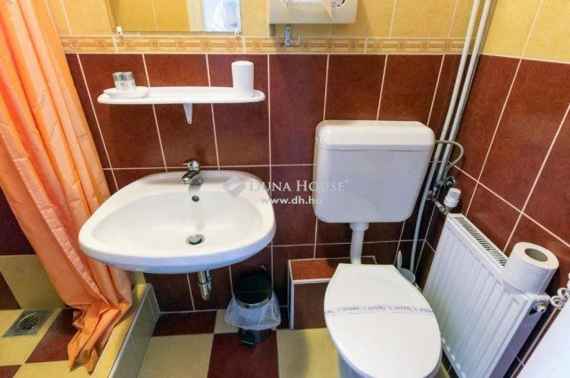 Eladó nyaraló, Fonyódon 512 M Ft, 11 szobás