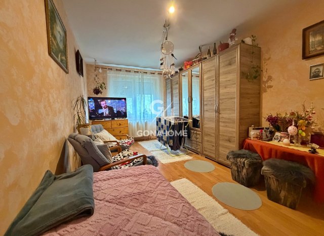 Eladó panellakás, Hajmáskéren 26.99 M Ft, 1+1 szobás