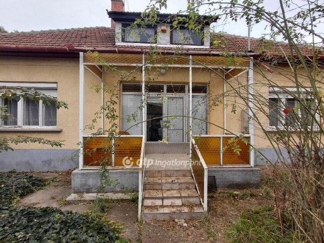 Eladó családi ház, Hatvanban 67.9 M Ft, 4 szobás