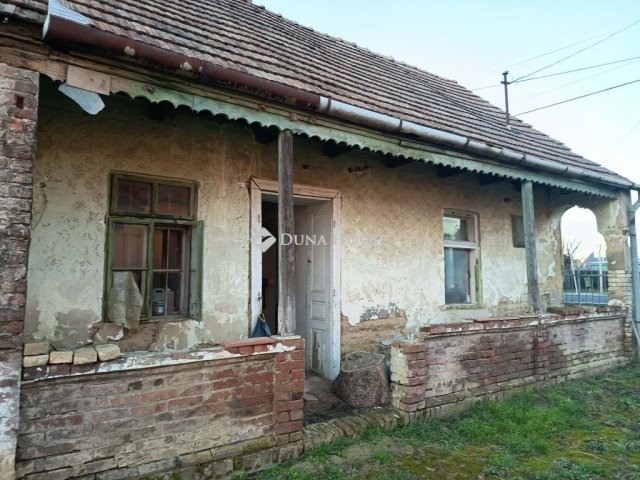 Eladó családi ház, Batéban 12.99 M Ft, 4 szobás
