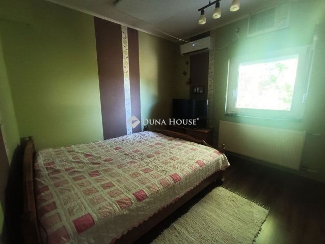 Eladó családi ház, Dunaharasztin 109.9 M Ft, 4 szobás