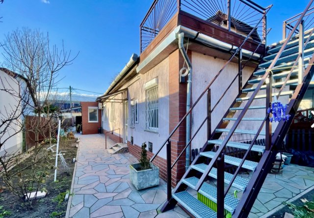 Eladó ikerház, Budapesten, XIV. kerületben 148.9 M Ft, 3 szobás