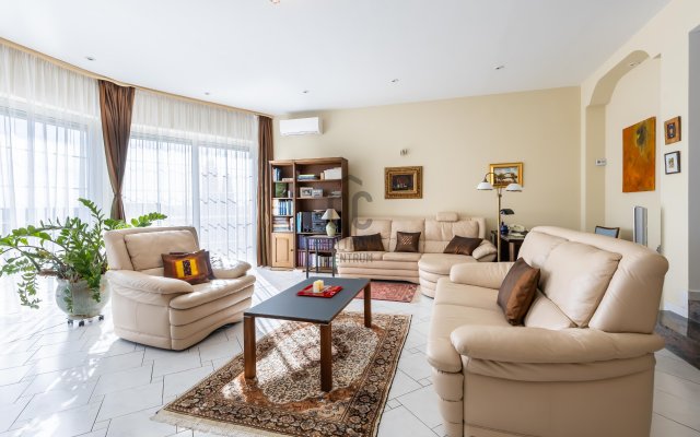 Eladó családi ház, Budaörsön 309 M Ft, 5 szobás