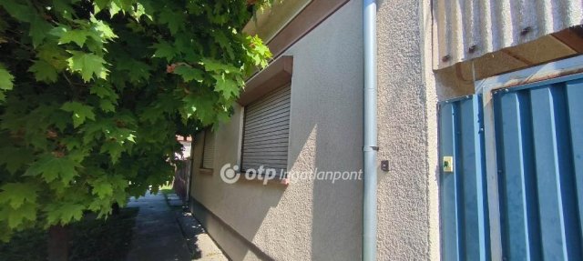 Eladó családi ház, Szarvason 60 M Ft, 3 szobás
