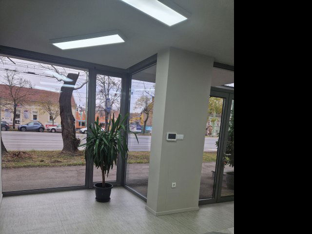 Eladó üzlethelyiség, Szegeden 0.285 M Ft, 2 szobás