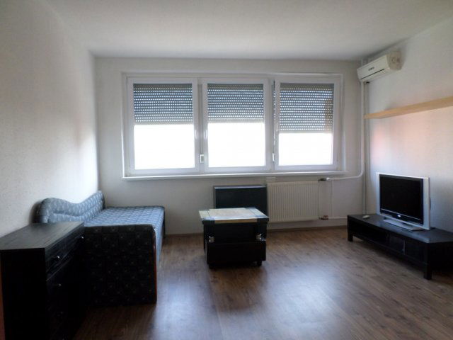 Kiadó téglalakás, albérlet, X. kerületben, Gyakorló utcában