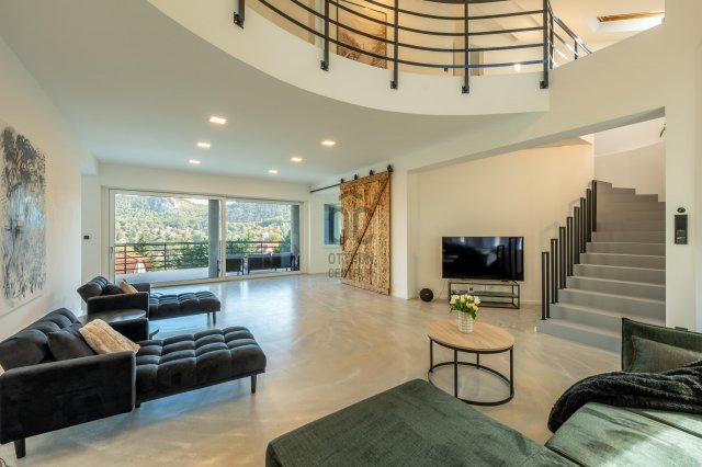 Eladó családi ház, Csobánkán 495 M Ft, 8 szobás