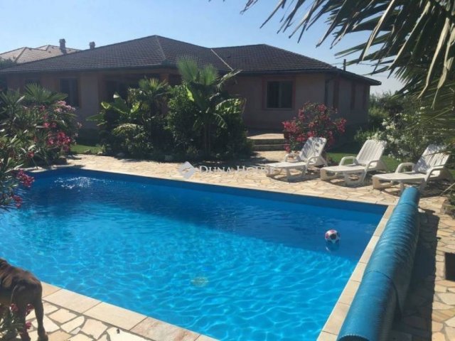 Eladó családi ház, Kulcson 190 M Ft, 4 szobás