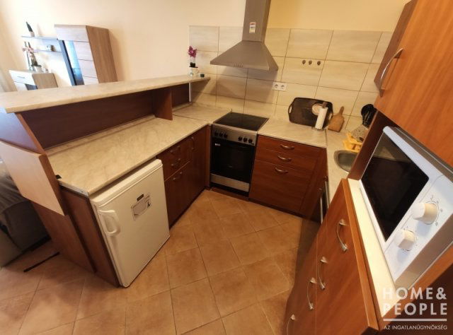 Kiadó téglalakás, albérlet, Szegeden 180 E Ft / hó, 2 szobás