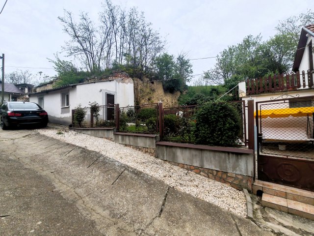 Eladó családi ház, Hidason 9.5 M Ft, 2 szobás