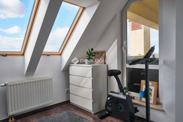 Eladó téglalakás, Budapesten, XVI. kerületben 180 M Ft, 3 szobás