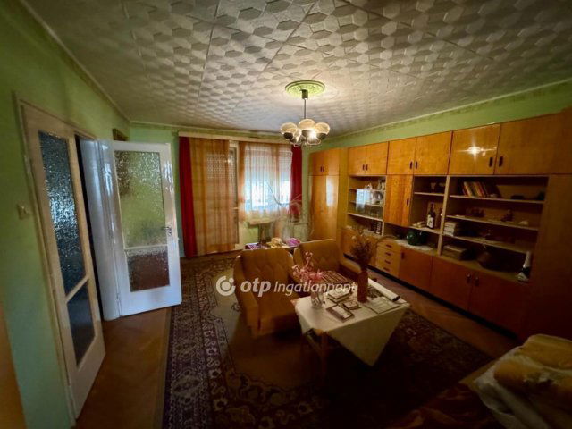 Eladó téglalakás, Kiskunfélegyházán 53.9 M Ft, 3 szobás