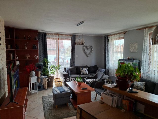 Eladó családi ház, Iváncsán 79.9 M Ft, 1+2 szobás