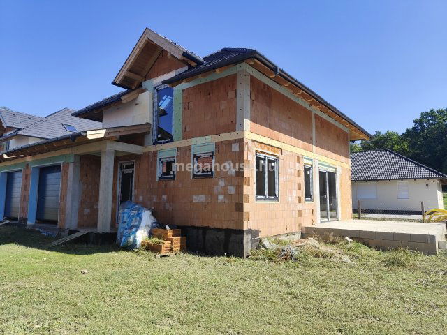 Eladó ikerház, Tordason 126.9 M Ft, 4+1 szobás