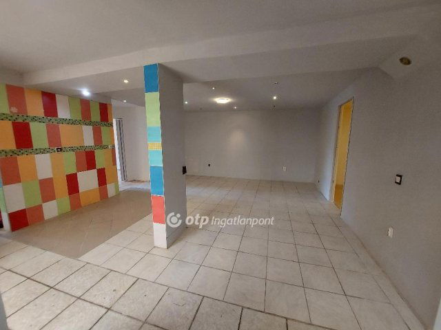 Eladó családi ház, Miskolcon 25 M Ft, 5+3 szobás