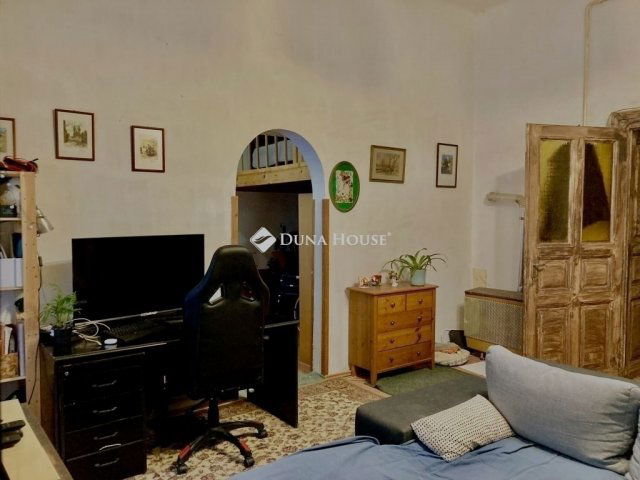 Eladó téglalakás, Budapesten, VII. kerületben 104.9 M Ft