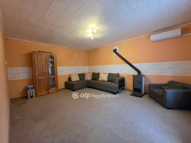 Eladó családi ház, Csöngén 18.9 M Ft, 3 szobás