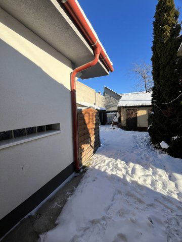 Eladó téglalakás, Budapesten, XX. kerületben, Honvéd utcában