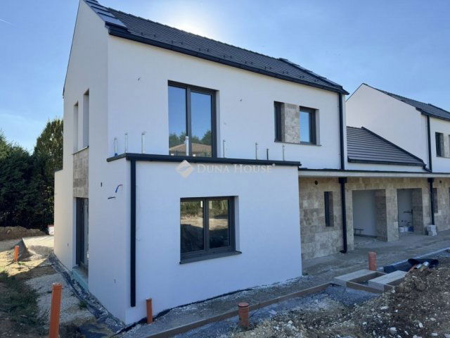 Eladó ikerház, Törökbálinton 329 M Ft, 5 szobás