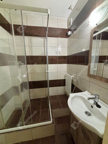 Eladó panellakás, Oroszlányban 27.99 M Ft, 2 szobás