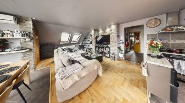 Eladó családi ház, Fóton 139.9 M Ft, 7 szobás