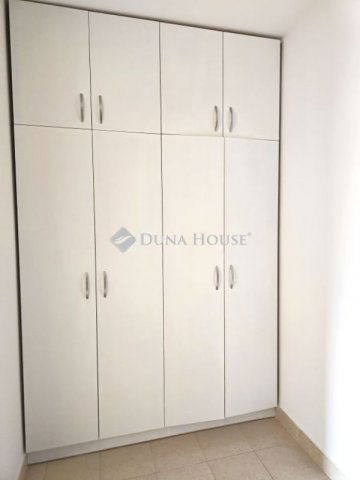 Eladó téglalakás, Pécsett 74.9 M Ft, 3 szobás