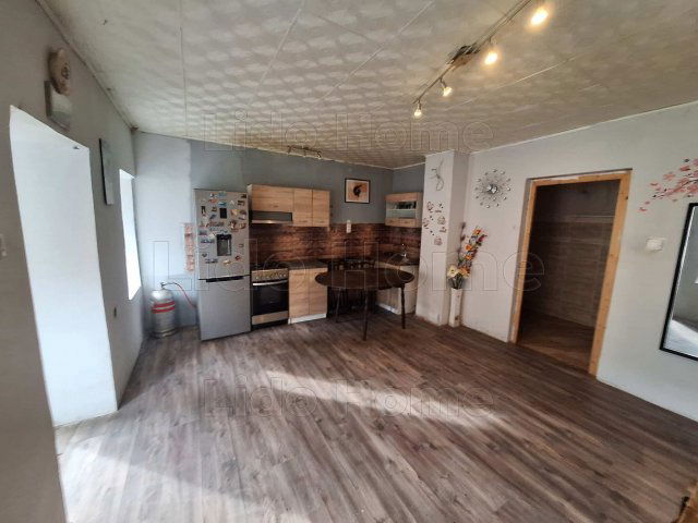 Eladó családi ház, Batéban 23.5 M Ft, 2 szobás