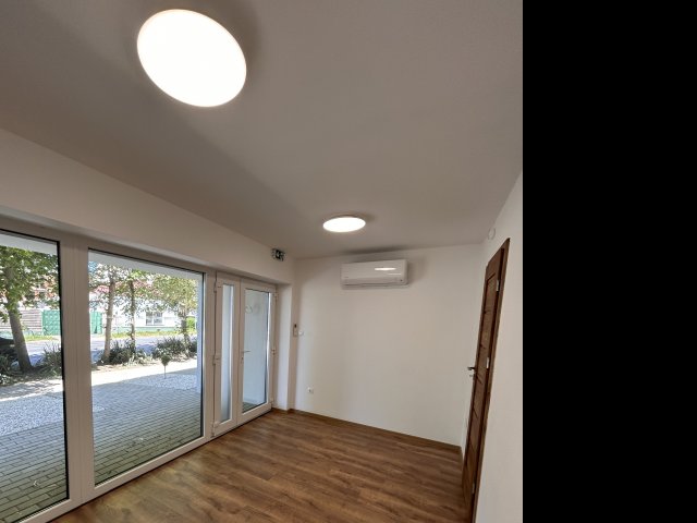 Kiadó üzlethelyiség, Nyíregyházán 80 E Ft / hó, 1 szobás