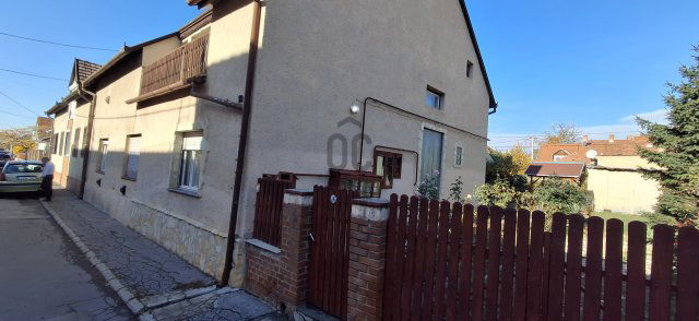 Eladó ikerház, Pécsett 64.99 M Ft, 4 szobás