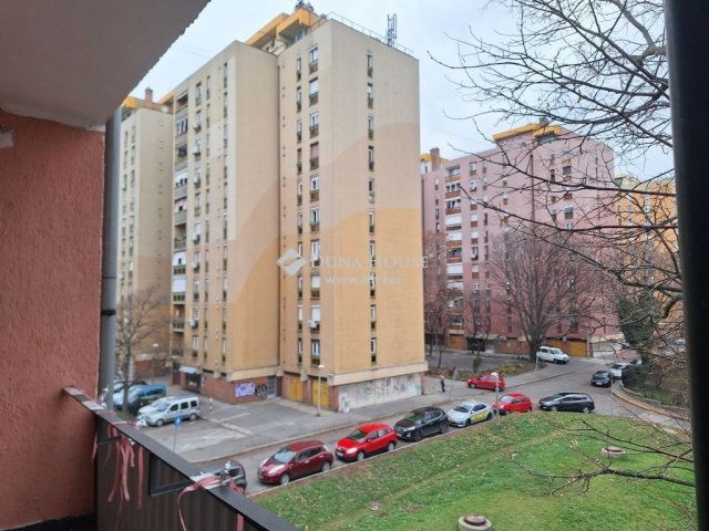 Kiadó téglalakás, albérlet, Pécsett 180 E Ft / hó, 2 szobás