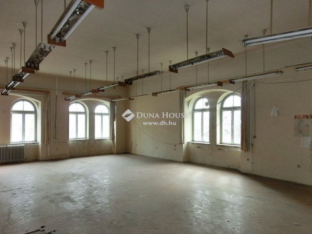 Eladó családi ház, Baján 350 M Ft, 1 szobás