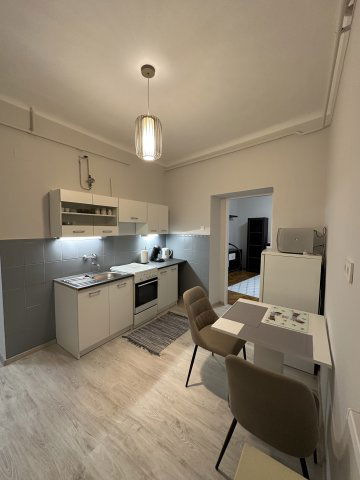 Kiadó téglalakás, albérlet, Pécsett 200 E Ft / hó, 2 szobás