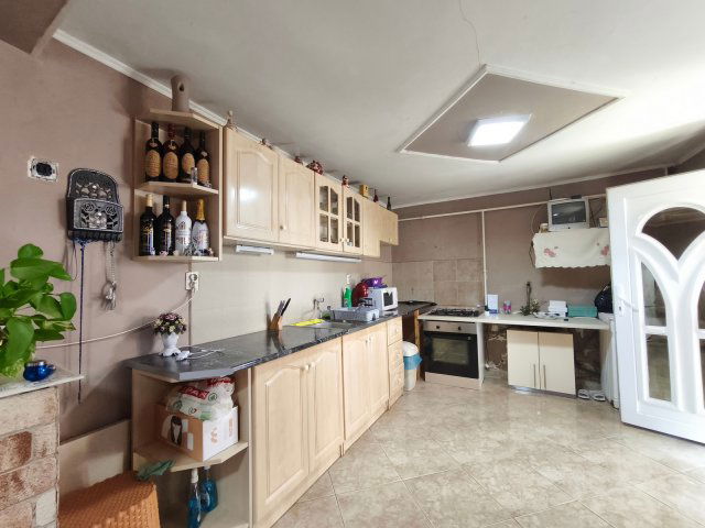 Eladó családi ház, Kiskunhalason 20.99 M Ft, 3 szobás