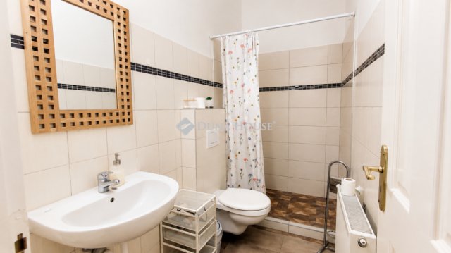 Kiadó téglalakás, albérlet, Budapesten, VI. kerületben