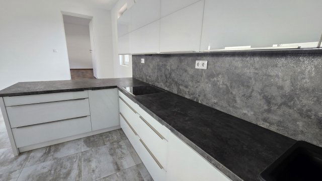Eladó téglalakás, Budapesten, XX. kerületben 79.9 M Ft, 3 szobás