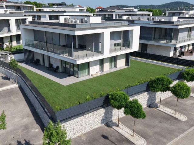 Eladó téglalakás, Törökbálinton 148.9 M Ft, 3 szobás