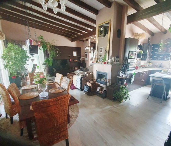 Eladó családi ház, Pécsett, Fagyal utcában 125 M Ft, 3+1 szobás