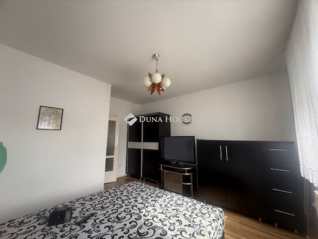 Eladó téglalakás, Mátészalkán 49.9 M Ft, 3 szobás