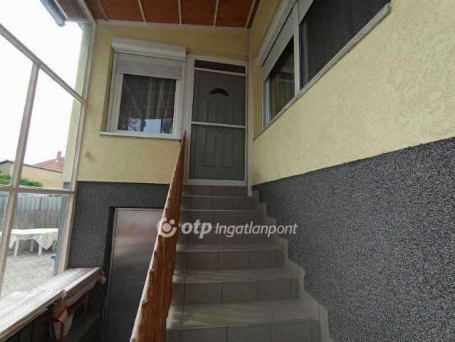 Eladó családi ház, Hatvanban 75 M Ft, 3 szobás