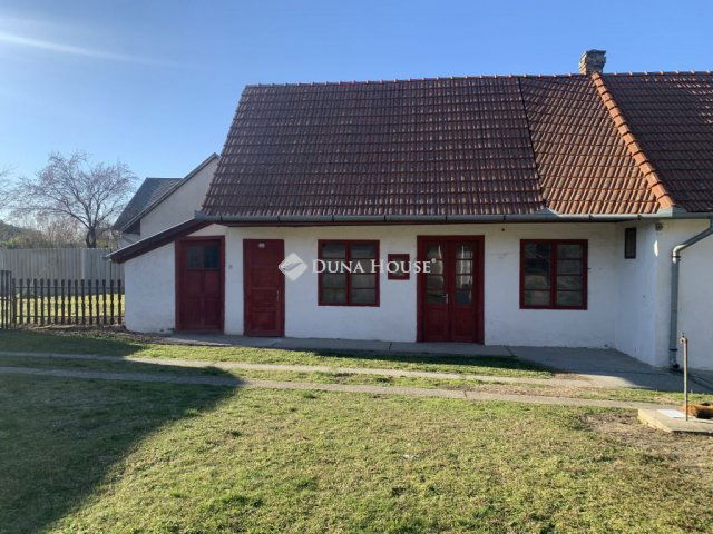 Eladó családi ház, Tolnán 24.9 M Ft, 3 szobás