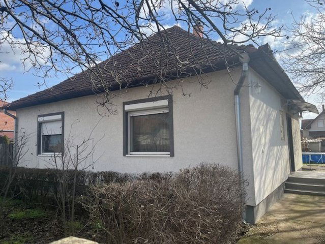 Eladó családi ház, Szigethalmon 69.9 M Ft, 2+1 szobás