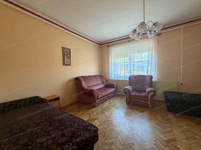 Kiadó családi ház, albérlet, Tatán 450 E Ft / hó, 2 szobás